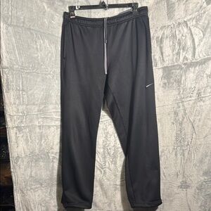 Nike Men's Black Athletic Pants men’s size large 32 inseam Therma fit